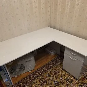 Iş stoly, gyssagly!