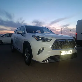 Toyota Highlander 2021