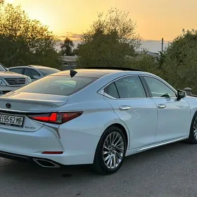 Lexus ES 350 2020