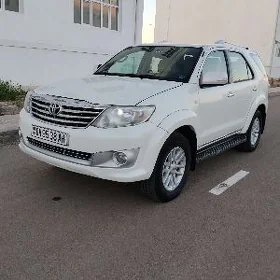 Toyota Fortuner 2014