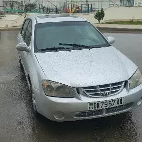 Kia Spectra5 2005