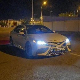 Toyota Camry 2021