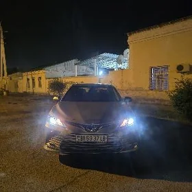 Toyota Camry 2021