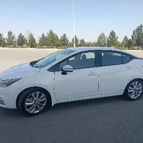 Nissan Versa 2021