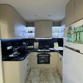 1 nji etaj 2 komnat ful jaý 