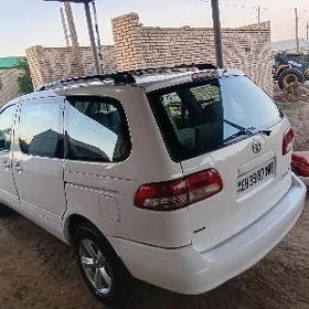 Toyota Sienna 1998