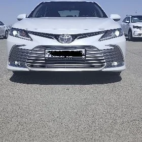 Toyota Camry 2021