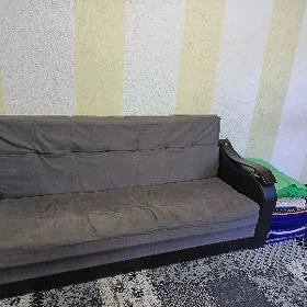 Диван