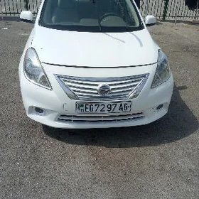 Nissan Versa 2013