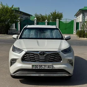 Toyota Highlander 2021