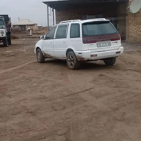 Mitsubishi Chariot 1993