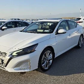 Nissan Altima 2023
