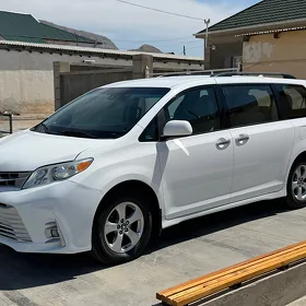 Toyota Sienna 2018