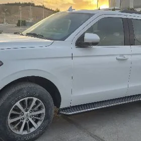 Ford Expedition 2021