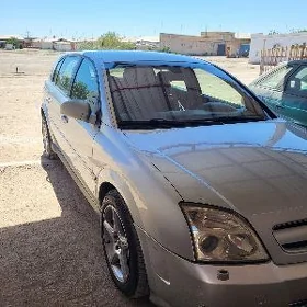 Opel Signum 2003