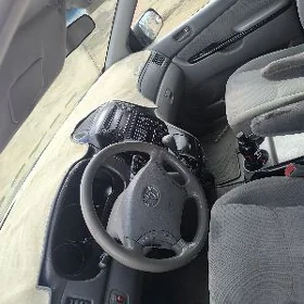 Toyota Sienna 2004