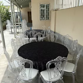 satlyk oturguç restoran üçin