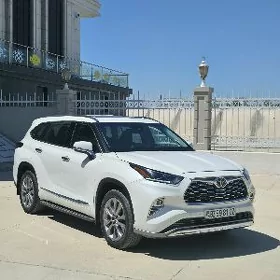 Toyota Highlander 2021