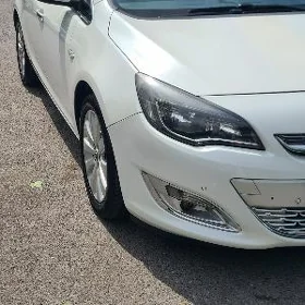 Opel Astra 2014