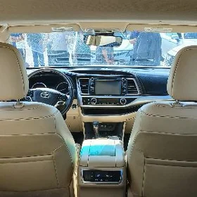 Toyota Highlander 2018