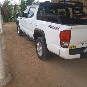Toyota Tacoma 2016