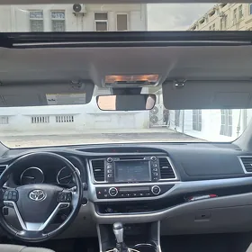 Toyota Highlander 2019