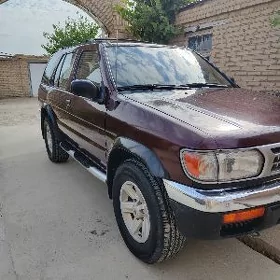 Nissan Pathfinder 1998