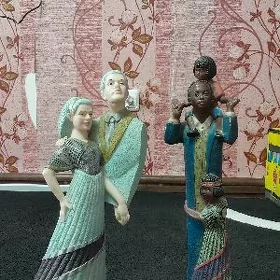 Статуэтки