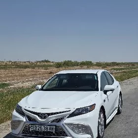 Toyota Camry 2021