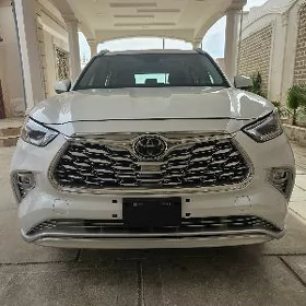 Toyota Highlander 2023