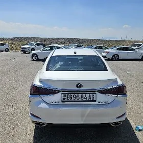 Lexus ES 350 2019