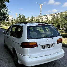 Toyota Sienna 2000