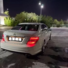 Mercedes-Benz C300 2010