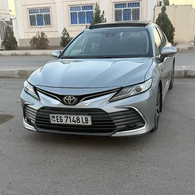 Toyota Camry 2020