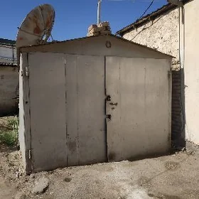 Демир гараж
