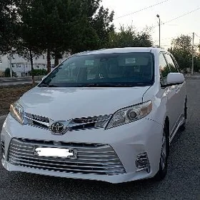 Toyota Sienna 2019