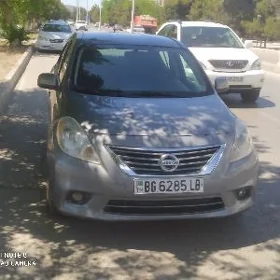 Nissan Versa 2012