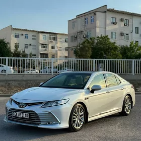 Toyota Camry 2021