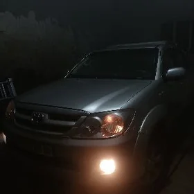 Toyota Fortuner 2008