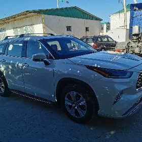 Toyota Highlander 2021
