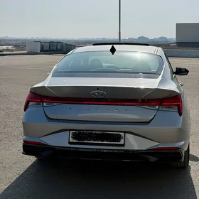 Hyundai Elantra 2021