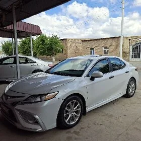 Toyota Camry 2020