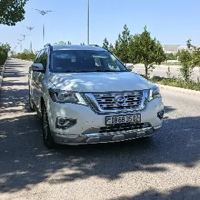 Nissan Pathfinder 2020