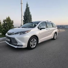 Toyota Sienna 2023