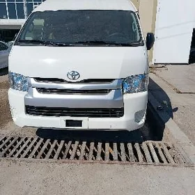 Toyota Hiace 2025