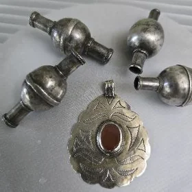 старинное украшение