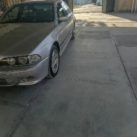BMW E39 2000