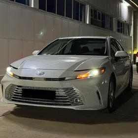 Toyota Camry 2025