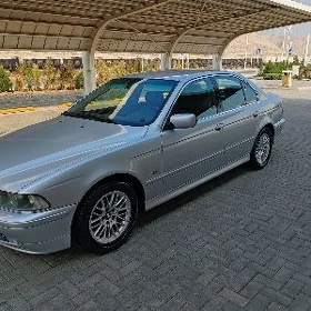 BMW E39 2000