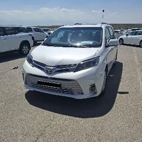 Toyota Sienna 2017